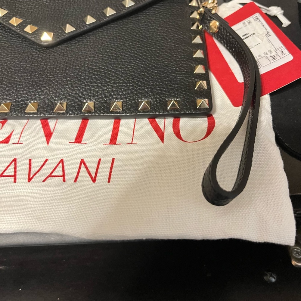 🔥🔥Brand new Valentino Garavani black envelope bag.🔥🔥